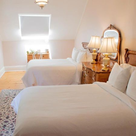 Apple Tree Inn Ленокс Экстерьер фото