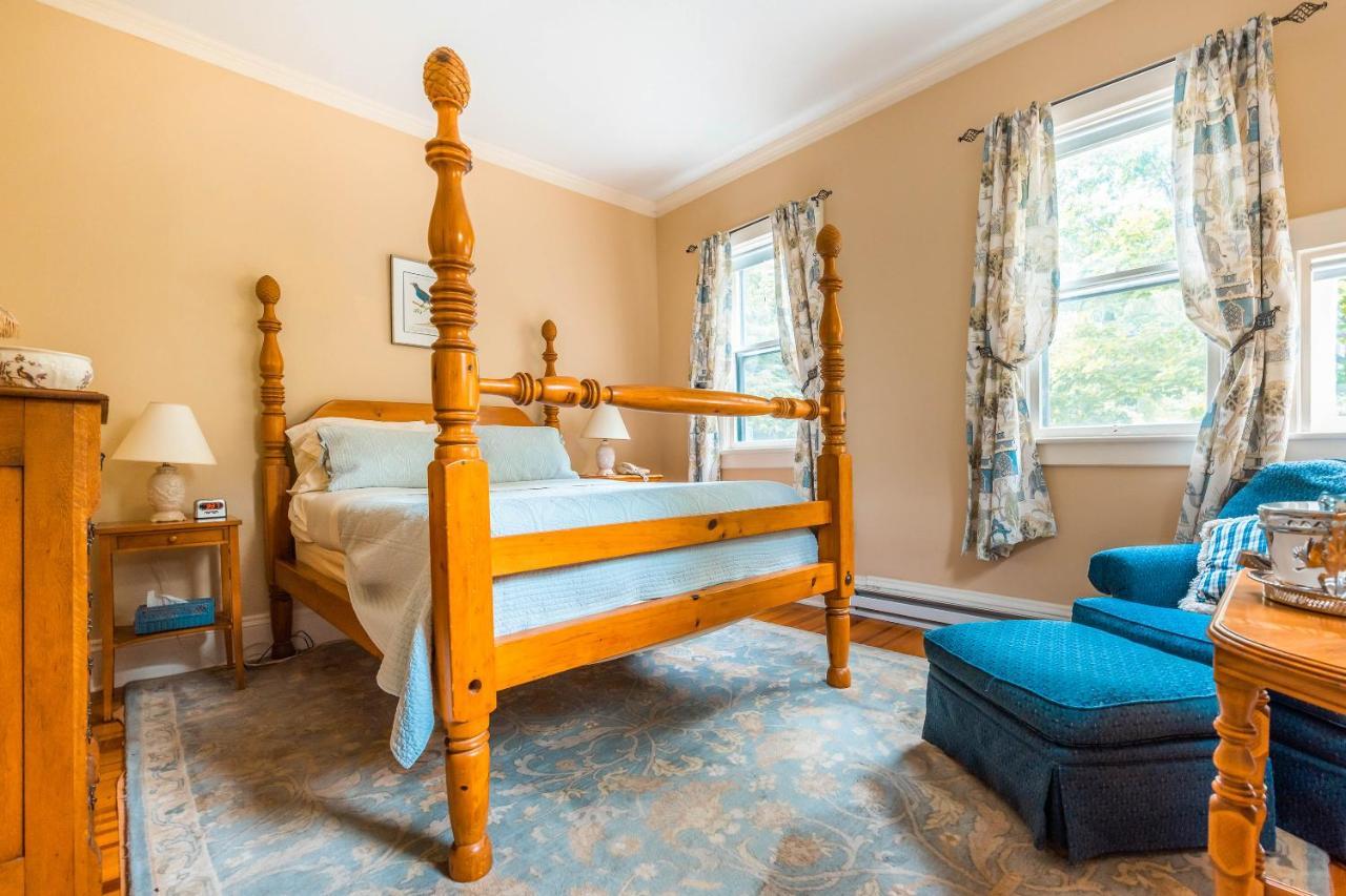 Apple Tree Inn Ленокс Экстерьер фото
