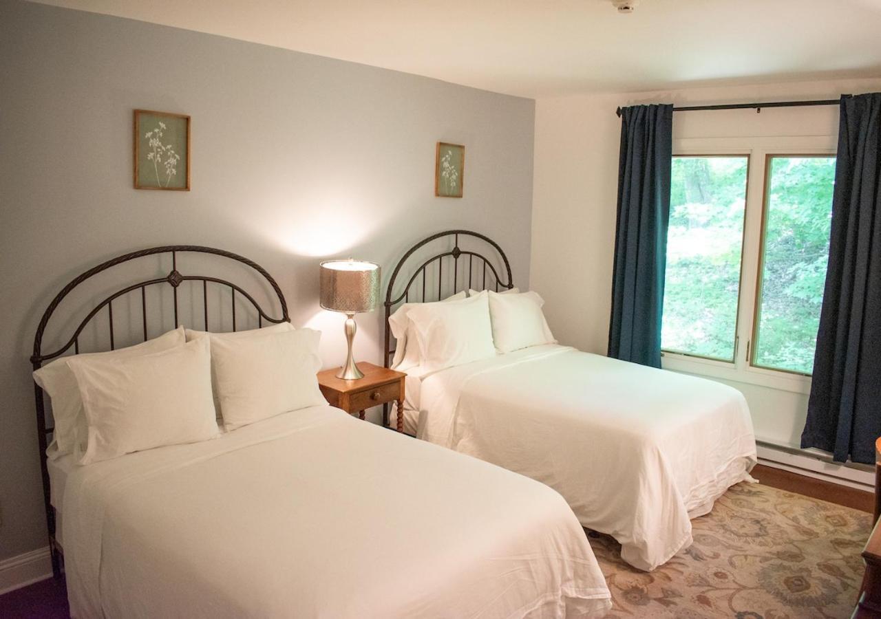 Apple Tree Inn Ленокс Экстерьер фото